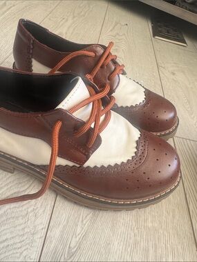 Kids Two-Tone Brown and Cream Dress 👞